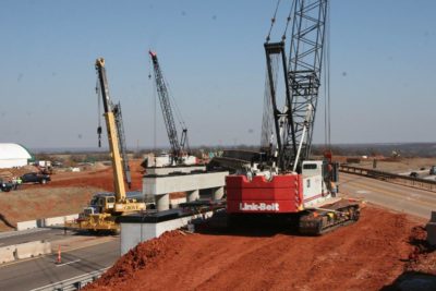 04 - Phase 1 abutments and piers have essentially been completed here. The pier caps are coated w/ CIM 1000.